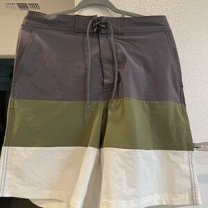 H&M Gray and Green Board Shorts Quick-Dry Swimwear